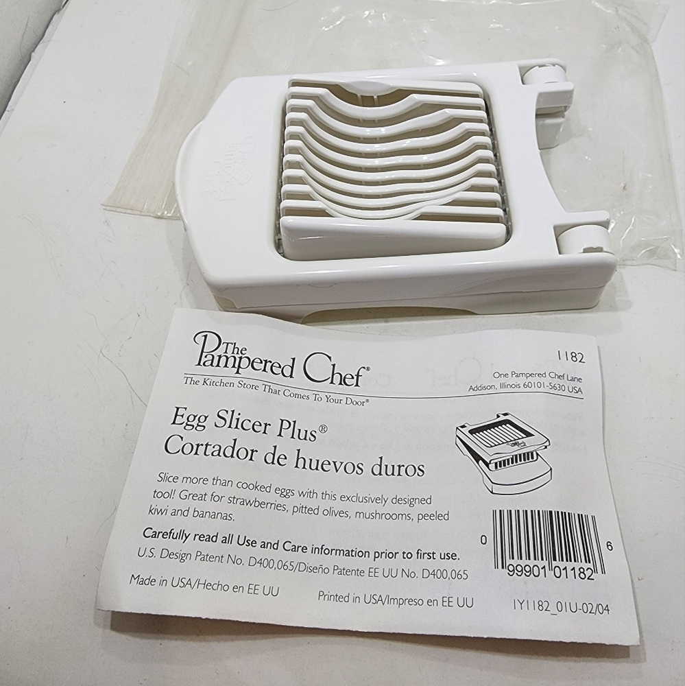 PAMPERED CHEF EGG SLICER PLUS #1182 - Strawberries, Kiwi, Olives, eggs